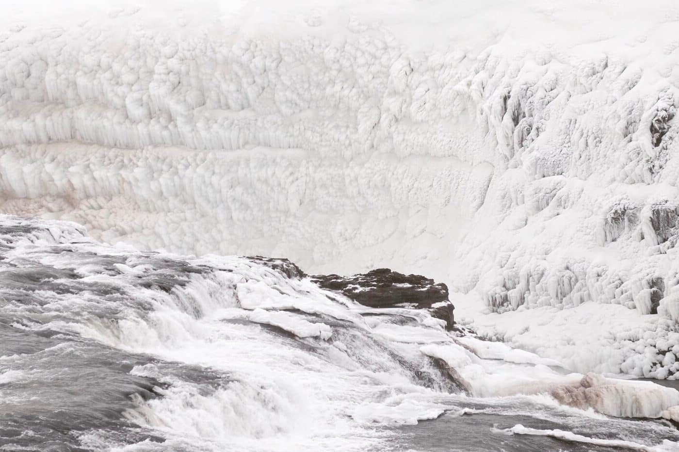 The Symbolism of Ice In Dreams & Literature (11 Examples)