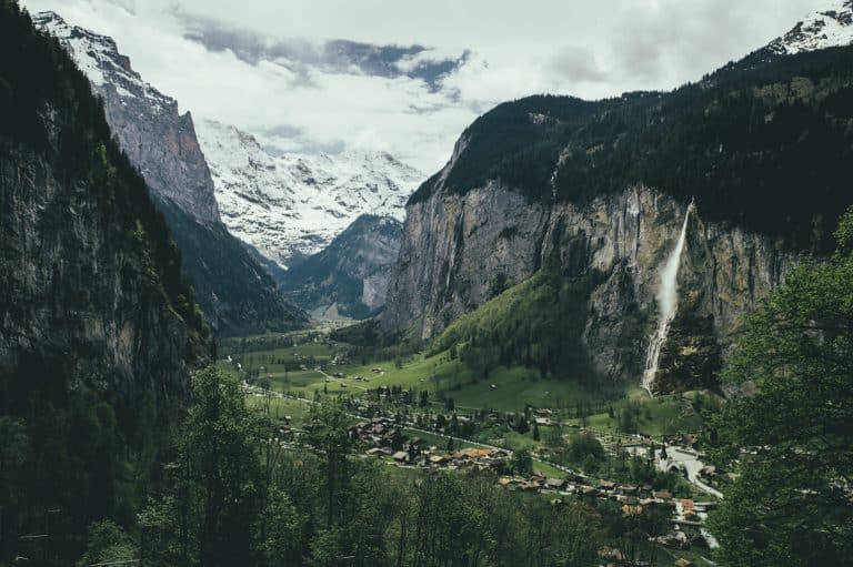 The Symbolism of Valleys (11 Surprising Meanings)