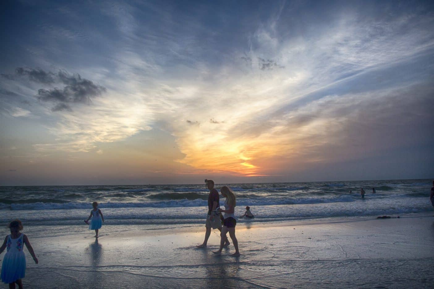 17 Beach Metaphors and Similes that Pop! (2022)
