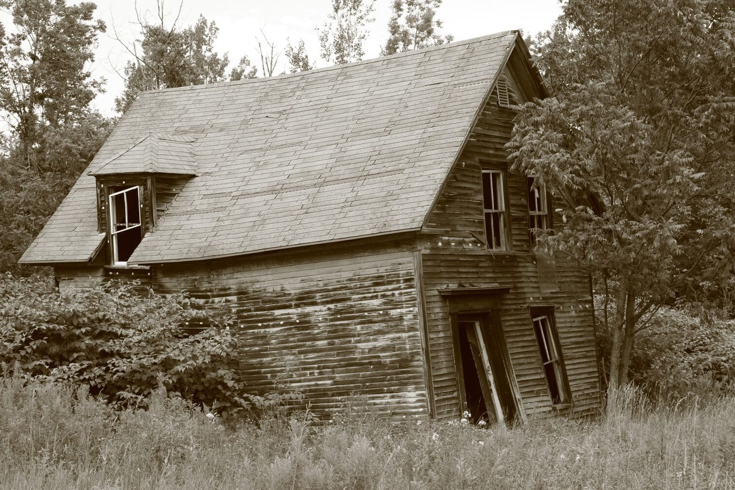 Dream of Someone Breaking Into Your House (4 Meanings)