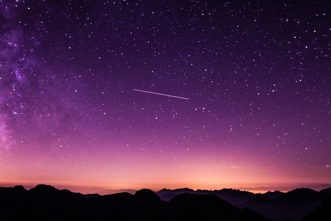 Shooting Star Meaning & Symbolism (Change & Luck)